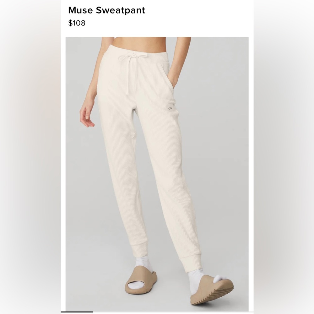 Alo Yoga Muse Sweatpants